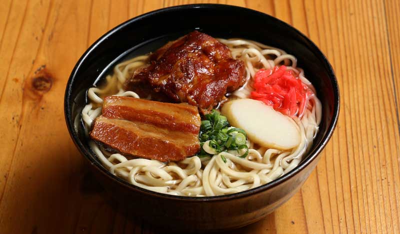 2代目沖縄そば王に輝いた玉家そばの至極の一杯